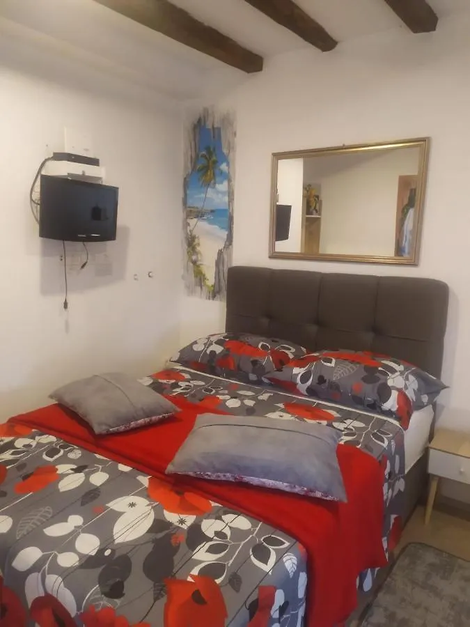 D & G Apartment Split