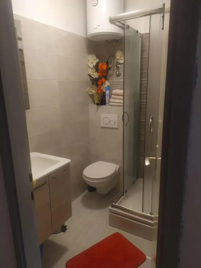 D & G Apartment Split